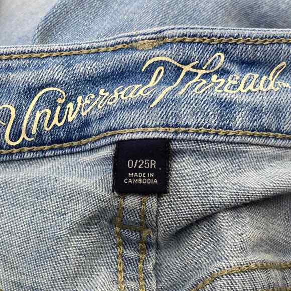 Universal Thread Jeans Womens 0/25R Low Rise Skinny Distressed Raw Hem Light - Picture 2 of 9